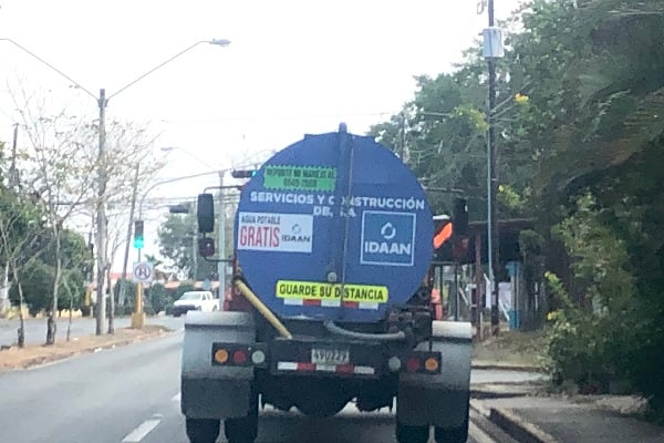 En centros de atención médica y otros puntos sensitivos, serán abastecidos con carros cisternas. Foto. Thays Domínguez