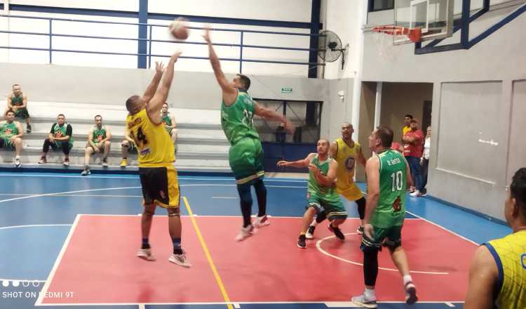 El DOC se coronó en torneo de baloncesto. Foto: Cortesía