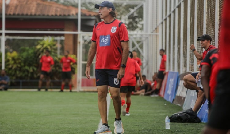 Leonardo Pipino, técnico de la Sub-17. Foto: Fepafut