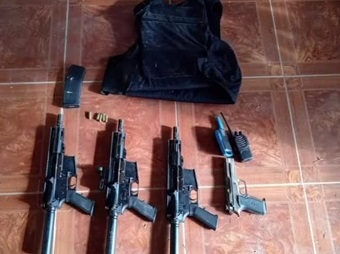  Estas armas fueron encontradas en una residencia, en el corregimiento de Cativá. Foto: Diomedes Sánchez