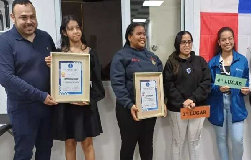 Ashley Castillo, ganó el título en ajedrez. Foto: Cortesía