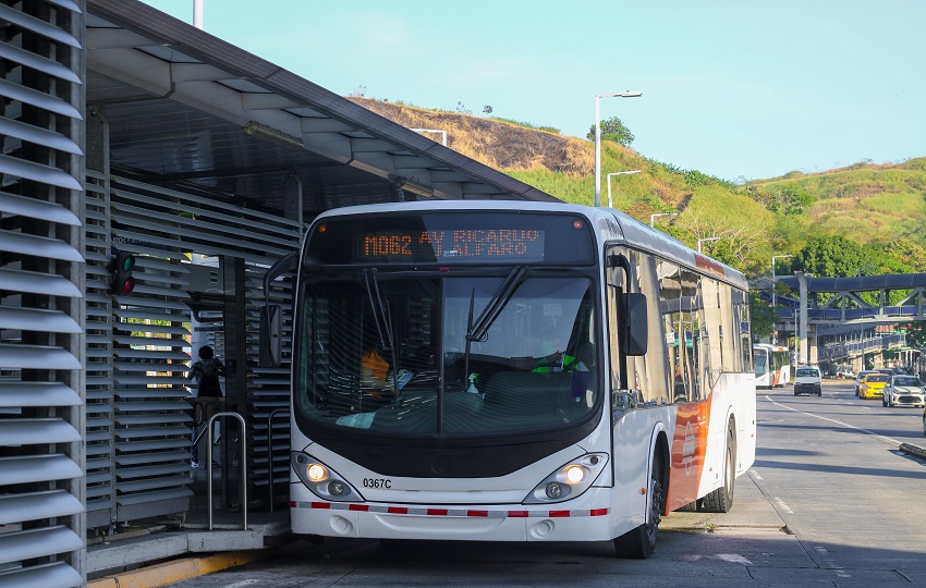 Actualmente hay unos 600 buses en funcionamiento, lo que afecta la prestación del servicio. Foto: Cortesía