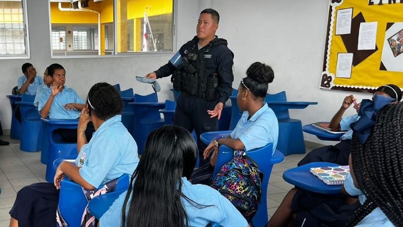 Durante las charlas, los estudiantes tienen la oportunidad de preguntar y esclarecer sus dudas. Foto; Diomedes Sánchez