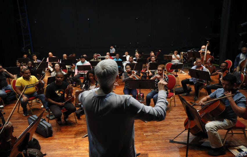 Uno de los ensayos de la orquesta en el marco de su aniversario. Foto: EFE