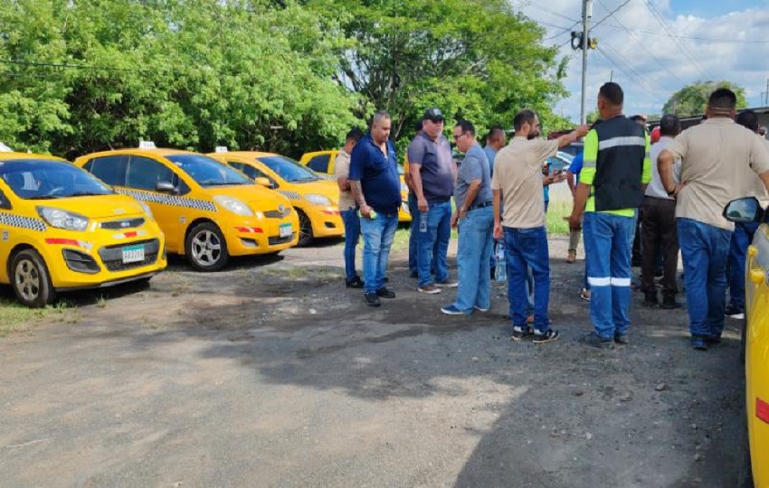 Las cuatro concesionarias de taxi que operan en La Chorrera suman más de tres mil vehículos. Foto. Eric Montenegro