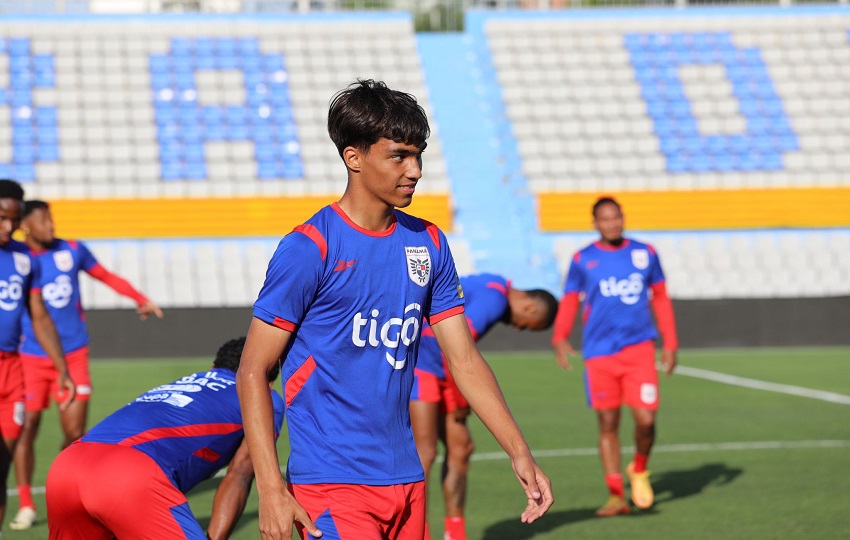 Martín Krug jugó para Panamá contra Catalunya y Galicia con 17 años y fue convocado para los partidos eliminatorios por Thomas Christiansen. Foto: Instagram