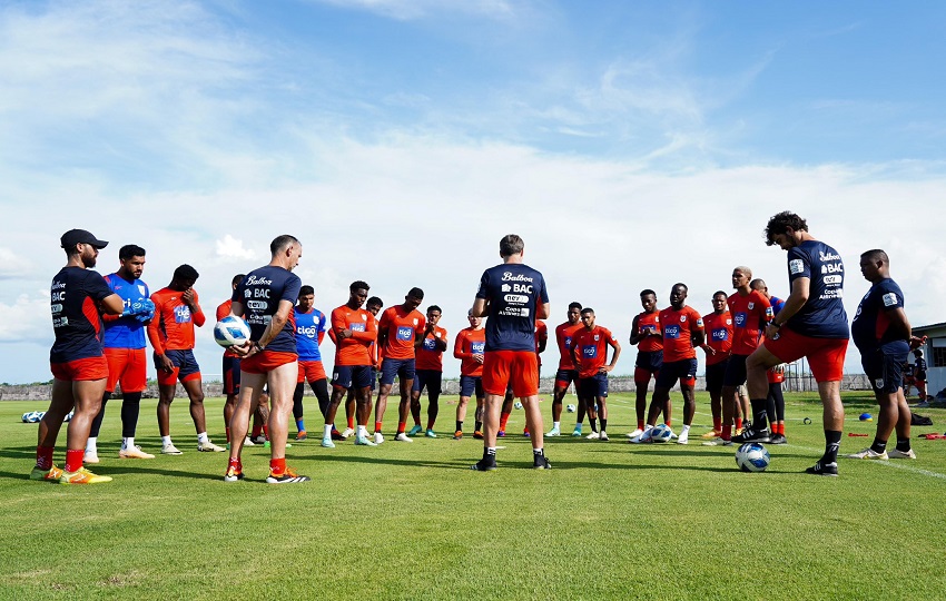 Thomas Christiansen, durante los entrenamientos de la selección de Panamá. Foto: Fepafut