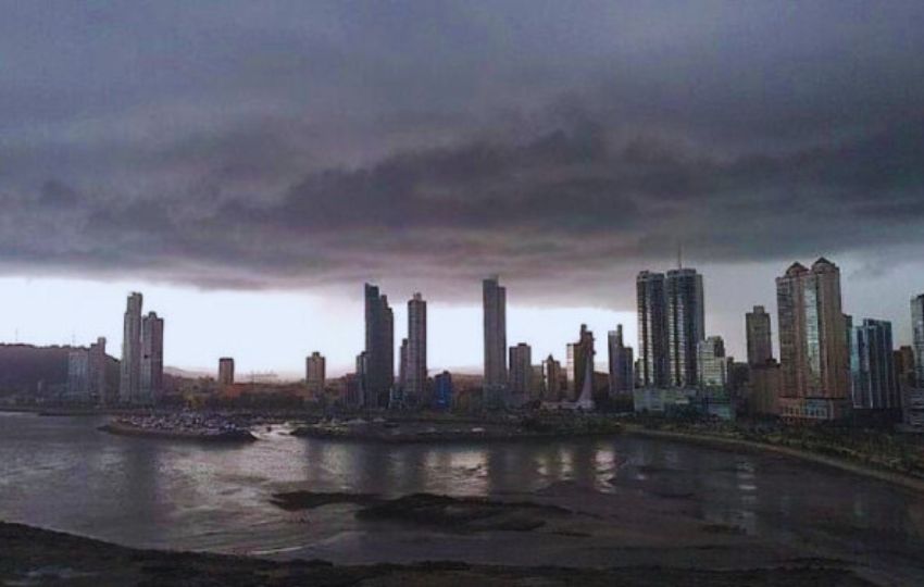 Durante las tormentas eléctricas, se recomienda mantenerse alejado de lugares abiertos. Foto: Archivo