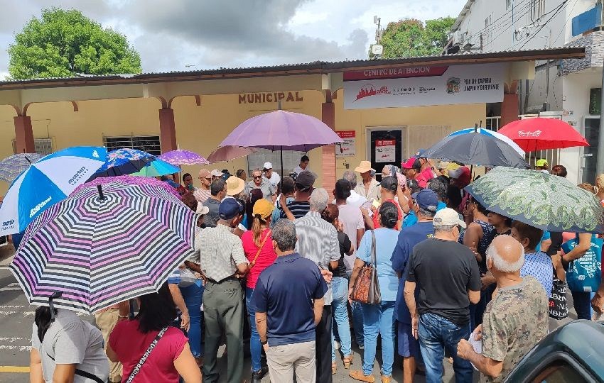 Pese a estos acuerdos, un grupo de capireños insisten en la anulación del contrato de aseo, alegando que no fueron consultados al respecto. Foto. Eric Montenegro