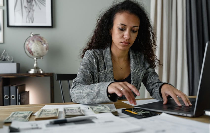 La participación femenina en las postulaciones fue mayor en mayo. Foto: Pexels