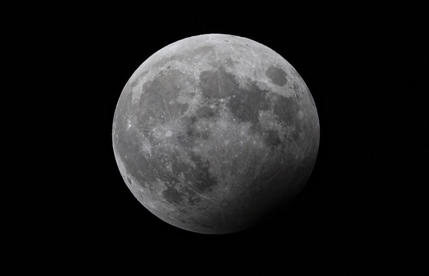 La Luna es una sexta parte del tamaño de la Tierra. Foto: EFE 