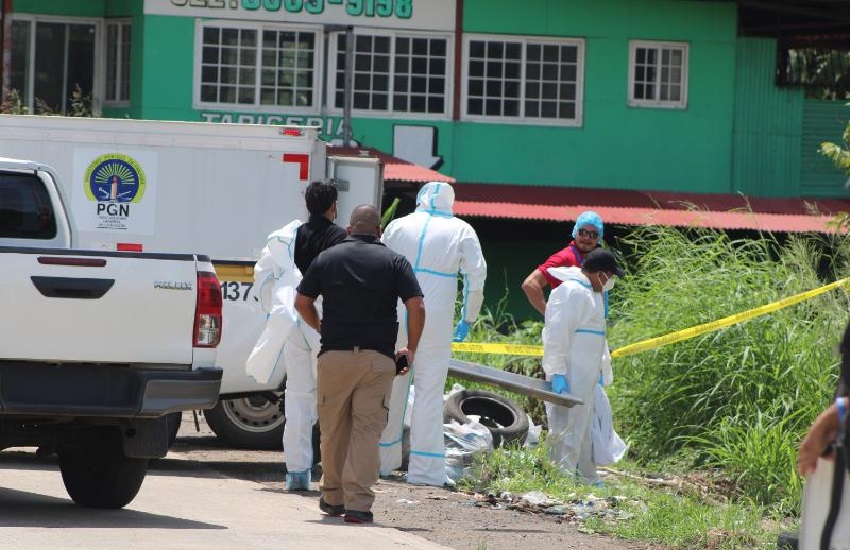 El cuerpo fue encontrado en un lote baldío. Foto. Eric Montenegro