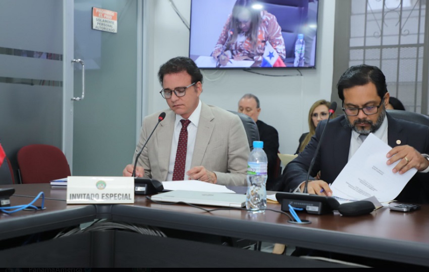 Gerardo Solís defendió la  gestión de la Contraloría. Foto: Cortesía