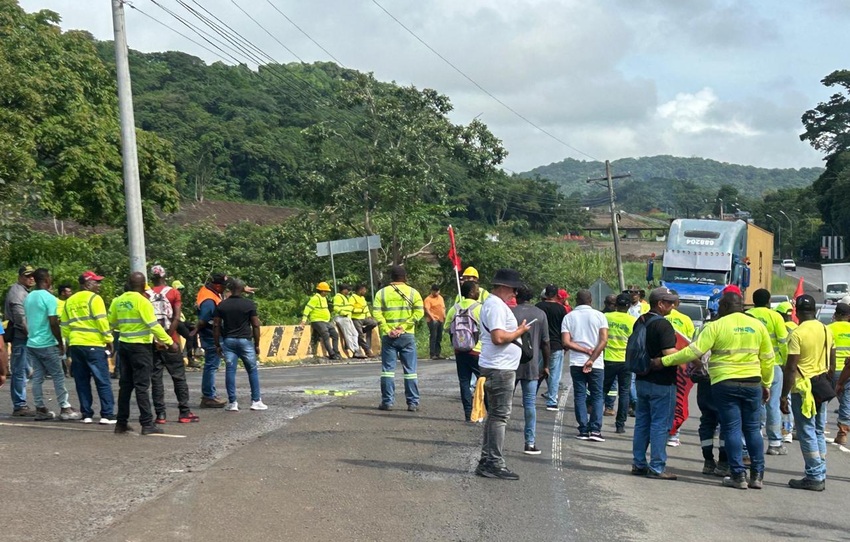 Este jueves se han reportado cierres parciales de vías a lo largo del país. Foto: Cortesía 