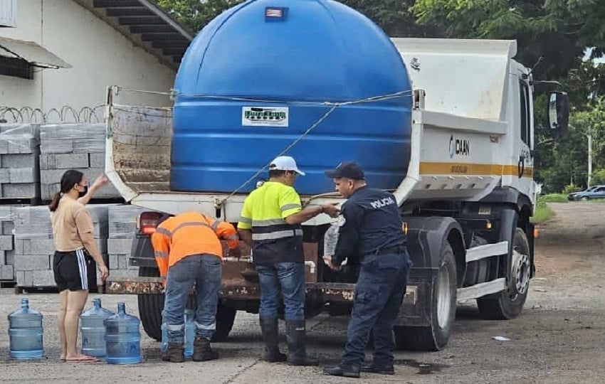 De darse un muestreo satisfactorio y los niveles estén normales, y esperan que en las últimas el suministro se restablezca el suministro de agua en los hogares en la provincia santeña. Foto. Thays Domíngue