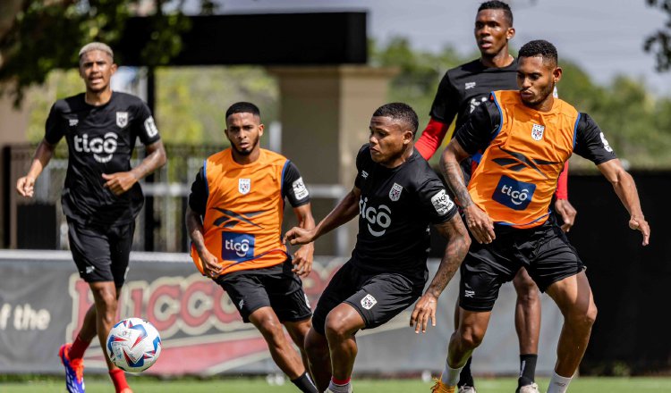 Los jugadores de Panamá durante los entrenamientos con miras al partido de Uruguay Foto: Fepafut