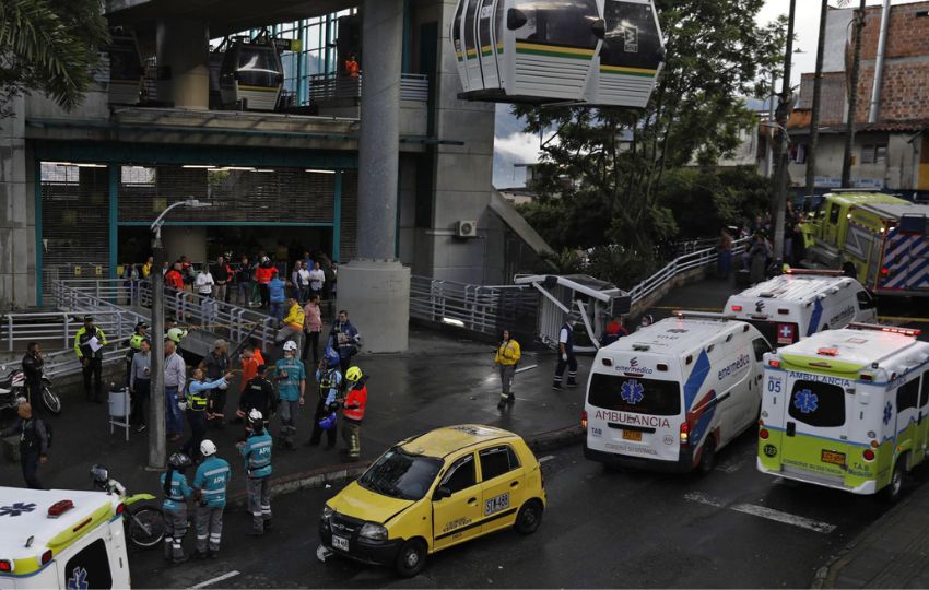 Un muerto y 20 heridos deja la caída de una cabina del sistema de teleféricos en Medellín. Foto: EFE