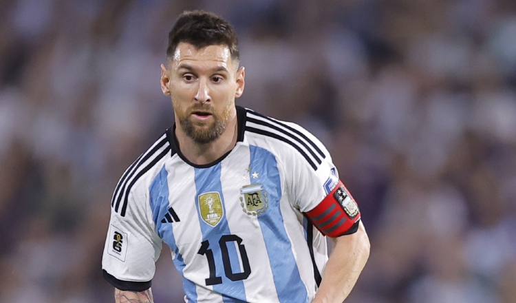 Messi, capitán de Argentina. Foto: EFE