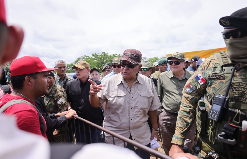 José Raúl Mulino visitó este viernes Darién para conocer la realidad migratoria. Foto: Cortesía