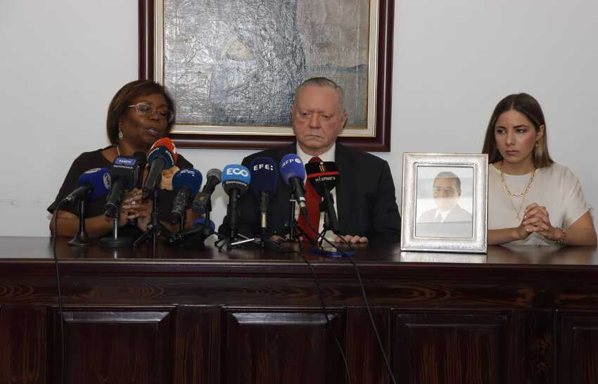 Jürgen Mossack y familiares de Ramón Fonseca ofrecieron este miércoles una conferencia de prensa. Foto: Víctor Arosemena