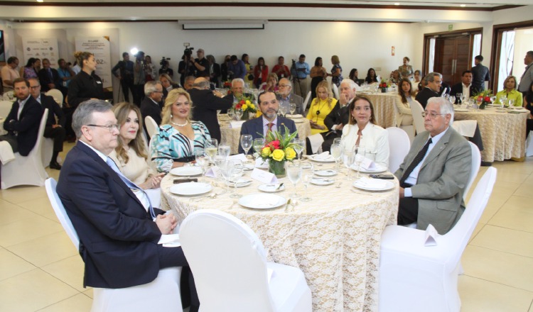 Los empresarios se reunieron este miércoles en el Club Unión para iniciar la celebración de los 60 años del Consejo Nacional de la Empresa Privada (Conep).  Cortesía