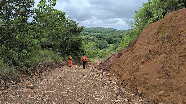 Personal de Sinaproc busca a un desaparecido en el sur de Veraguas. Foto: Cortesía Sinaproc