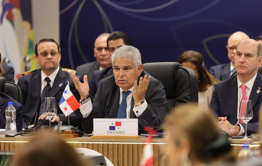 El presidente José Raúl Mulino participó este lunes en la reunión semestral de Mercosur, realizada en Asunción. Foto: Cortesía