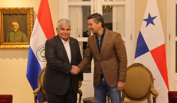 El presidente José Raúl Mulino se reúne con su homólogo de Paraguay, Santiago Peña.