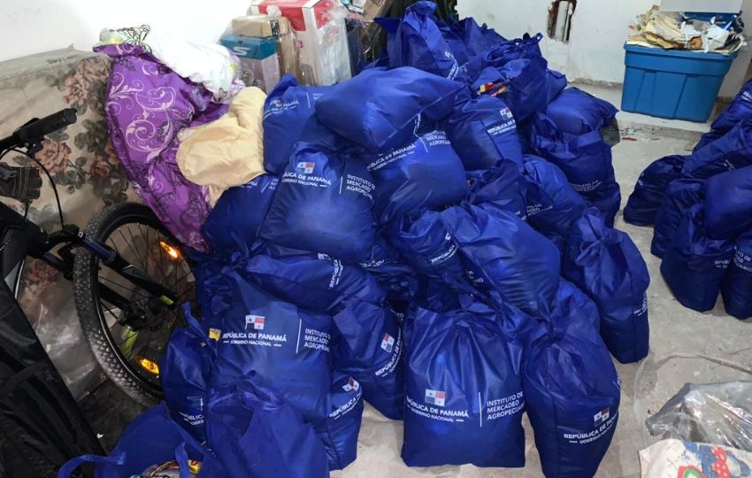 Las bolsas de comida fueron halladas en una casa. Foto: Archivo