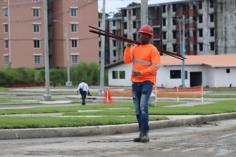 El complejo de edificios reporta un avance físico de 68.30% y es dirigido por el Miviot, Foto: Diomedes Sánchez 