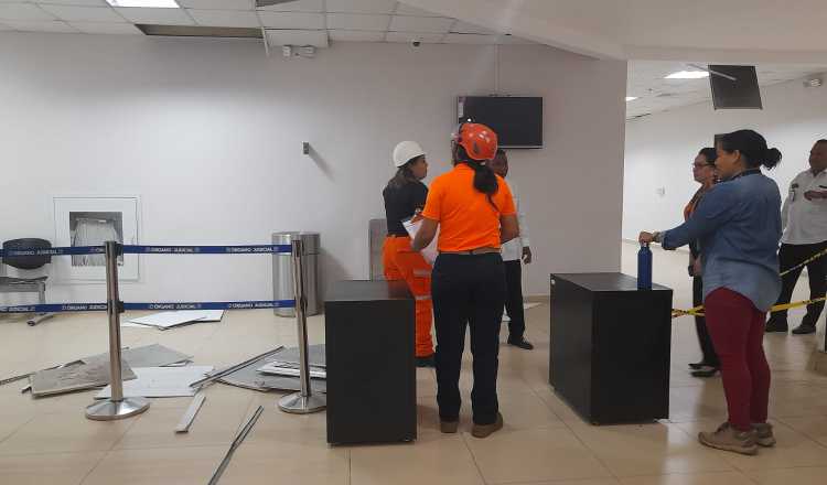 Varios centros hospitalarios afectados por el fuerte movimiento sísmico.