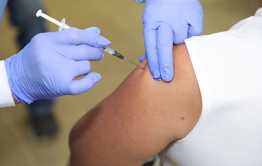 La OMS recomienda ya solo una dosis anual de cualquiera de las vacunas para protegerse de la covid-19. Foto: Cortesía