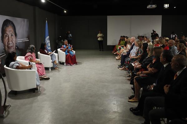 Exposición 'Pasos firmes en igualdad de género y salud femenina'