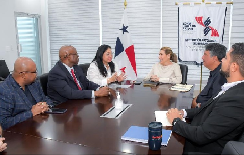 Reunión entre la Gerente de la Zona Libre de Colón, Luisa Napolitano y Soraya Valdivieso, Directora de la Autoridad Nacional de Aduanas. Foto. Cortesía