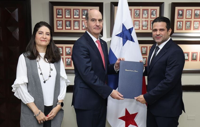 José Antonio Ruiz Blanco toma posesión de la administración de Tocumen S.A. Foto: Cortesía