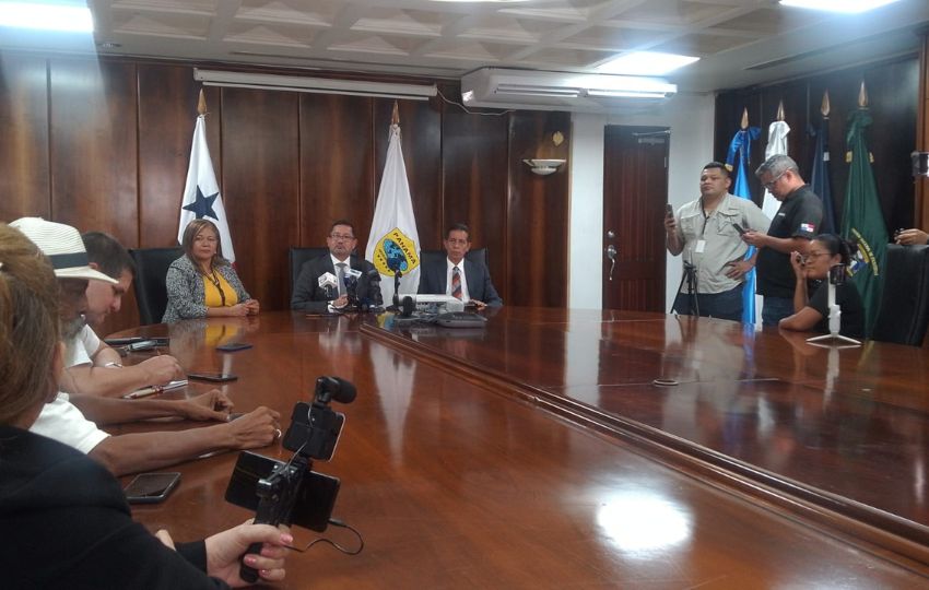 Conferencia de prensa del Servicio Nacional de Migración. Foto: Francisco Rodríguez