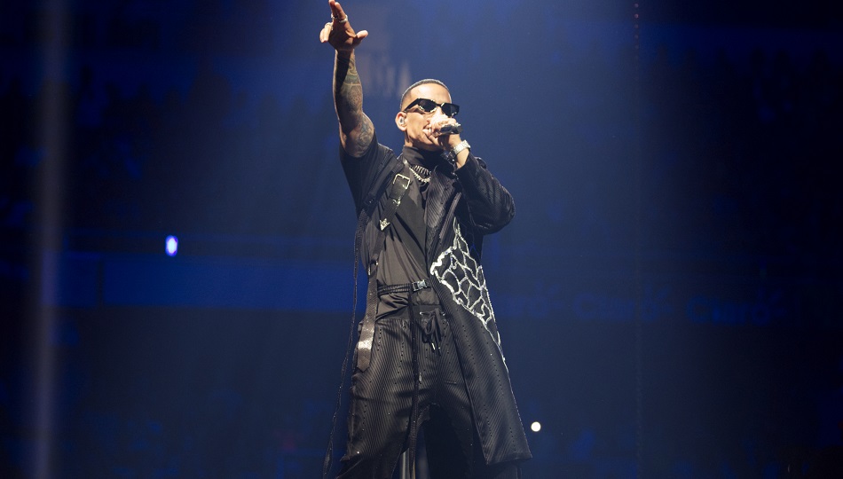  Daddy Yankee cantando en el concierto 'La Meta' en el Coliseo Jose Miguel Agrelot. Foto: EFE / Thais Llorca