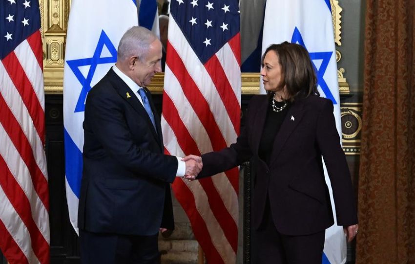  El primer ministro de Israel, Benjamin Netanyahu, saluda a la vicepresidenta estadounidense, Kamala Harris. Foto: EFE