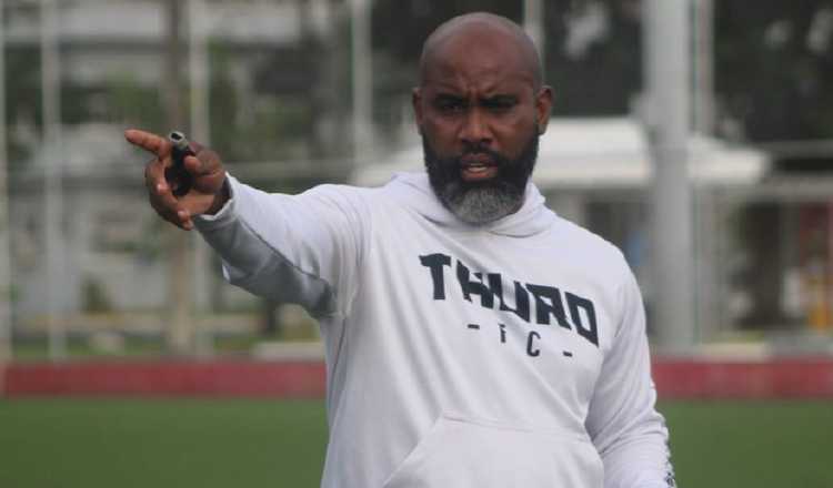 Felipe Baloy, técnico del Tauro. Foto: Twitter