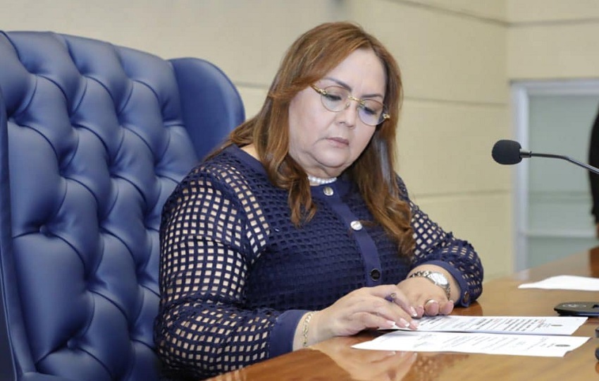 Dana Castañeda trata de mejorar la imagen de la Asamblea. Foto: Cortesía