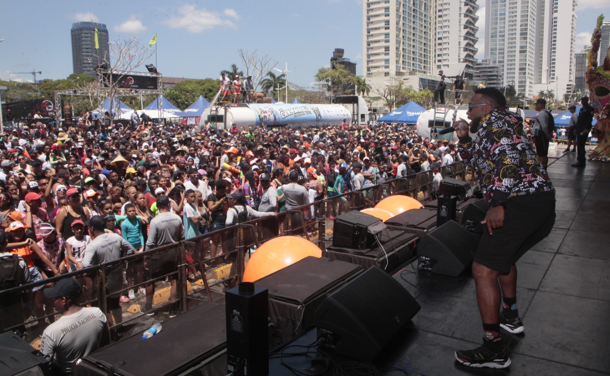 Los Carnavales en la capital  se realizan en la Cinta Costera.