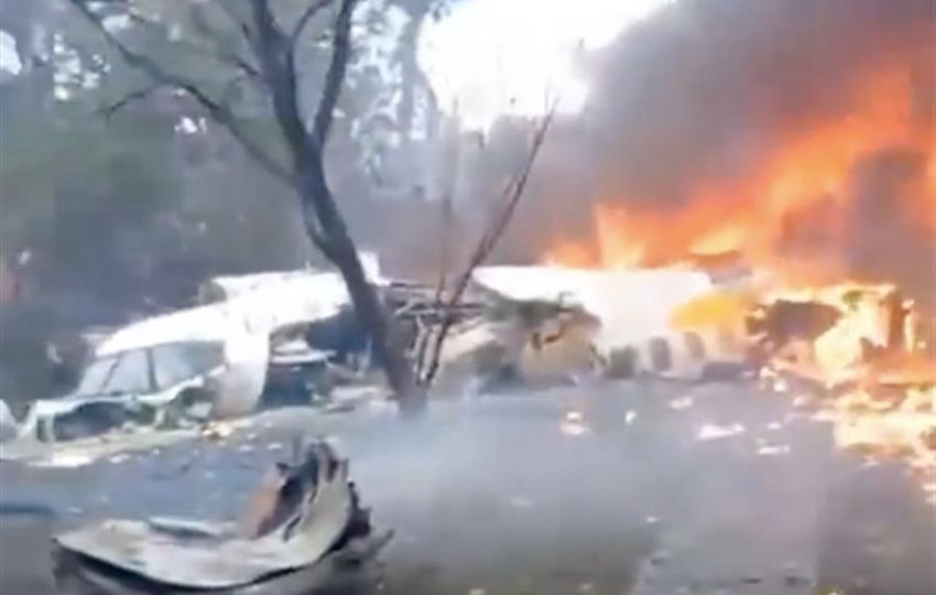 Un avión se estrelló en una zona residencial en el municipio brasileño de Vinhedo, en el estado de São Paulo. Foto: EFE