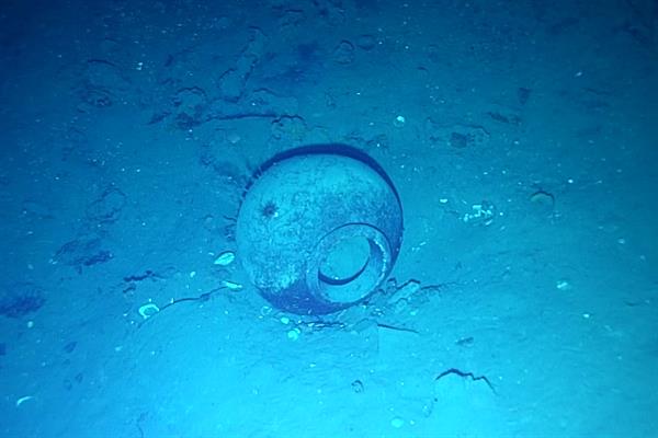 Botija encontrada en el área de exploración correspondiente a la zona de hundimiento del Galeón San José. Foto: EFE