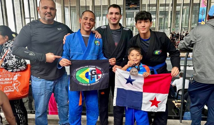 Atletas panameños de Jiu- Jitsu en Colombia.