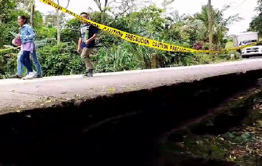 La población y las autoridades nuevamente solicitarán al Ministerio de Obras Públicas (MOP) realizar la reparación o construcción de nuevos puentes. Foto. Eric Montenegro