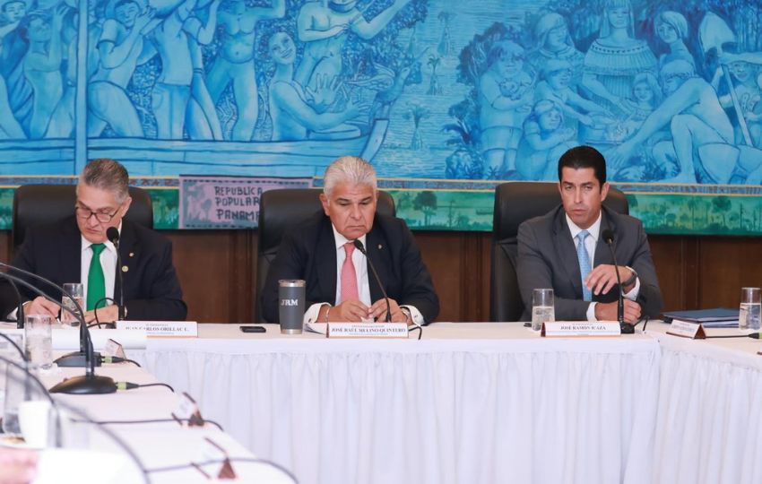 El presidente José Raúl Mulino se reunió con la Junta Directiva de la ACP. Foto: Cortesía