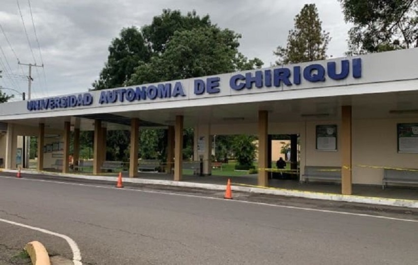 El pasado 14 de agosto la rectora de la Unachi Etelvina Medianero de Bonagas, fue duramente cuestionada sobre el uso de los fondos  de esta casa de estudios. Foto. Archivo