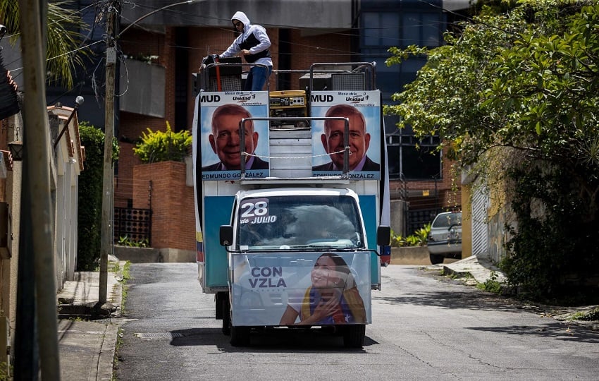 González recalcó que la soberanía reside intransferiblemente en el pueblo. Foto: EFE