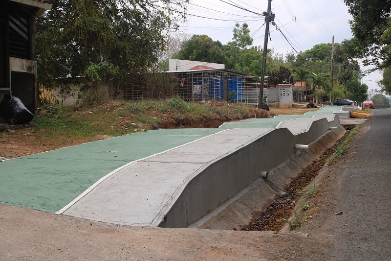 Según las autoridades, la obra no cumple con la normativa de ciclovía. Foto: Eric A. Montenegro