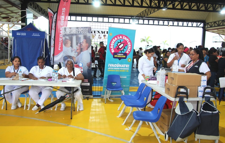 Más de 500 personas, fuerón atendidas en diversas especialidades. Foto:Cortesía